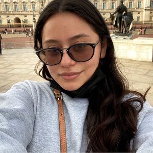 Meet your Posher, Emily